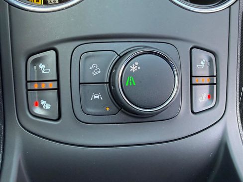 Used 2024 GMC Terrain SLE w/ Driver Convenience Package FWD image 26