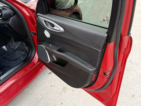 Used 2017 Alfa Romeo Giulia Ti w/ TI 19" Sport Package image 34