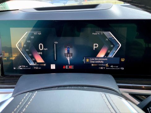 Used 2025 BMW X5 xDrive50e image 25