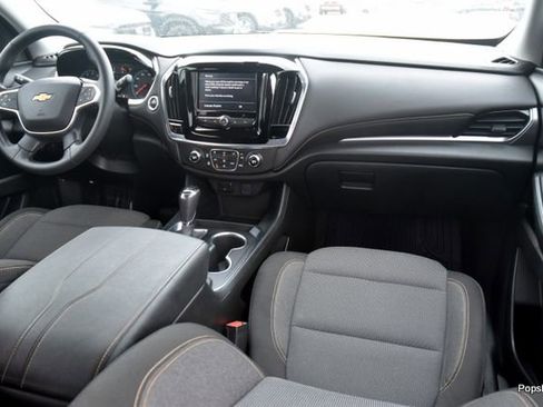 Used 2020 Chevrolet Traverse LT FWD image 15