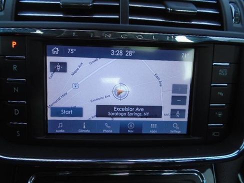 Used 2020 Lincoln Continental Reserve w/ Luxury Package image 13