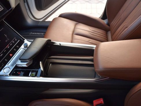 Used 2019 Audi e-tron Prestige w/ Prestige Package AWD/4WD image 54