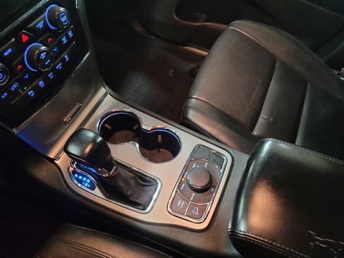 Used 2021 Jeep Grand Cherokee Limited image 26