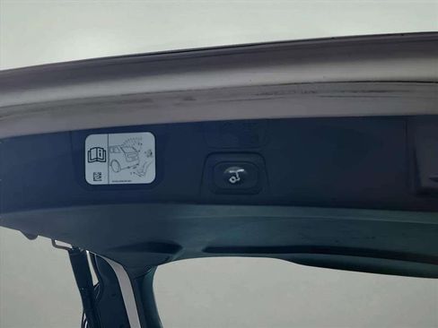Used 2016 Ford C-MAX Energi SEL w/ Equipment Group 302A FWD image 25