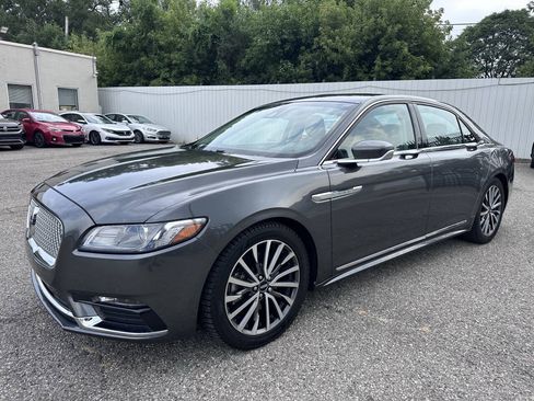 Used 2018 Lincoln Continental Select w/ Continental Climate Package FWD image 3