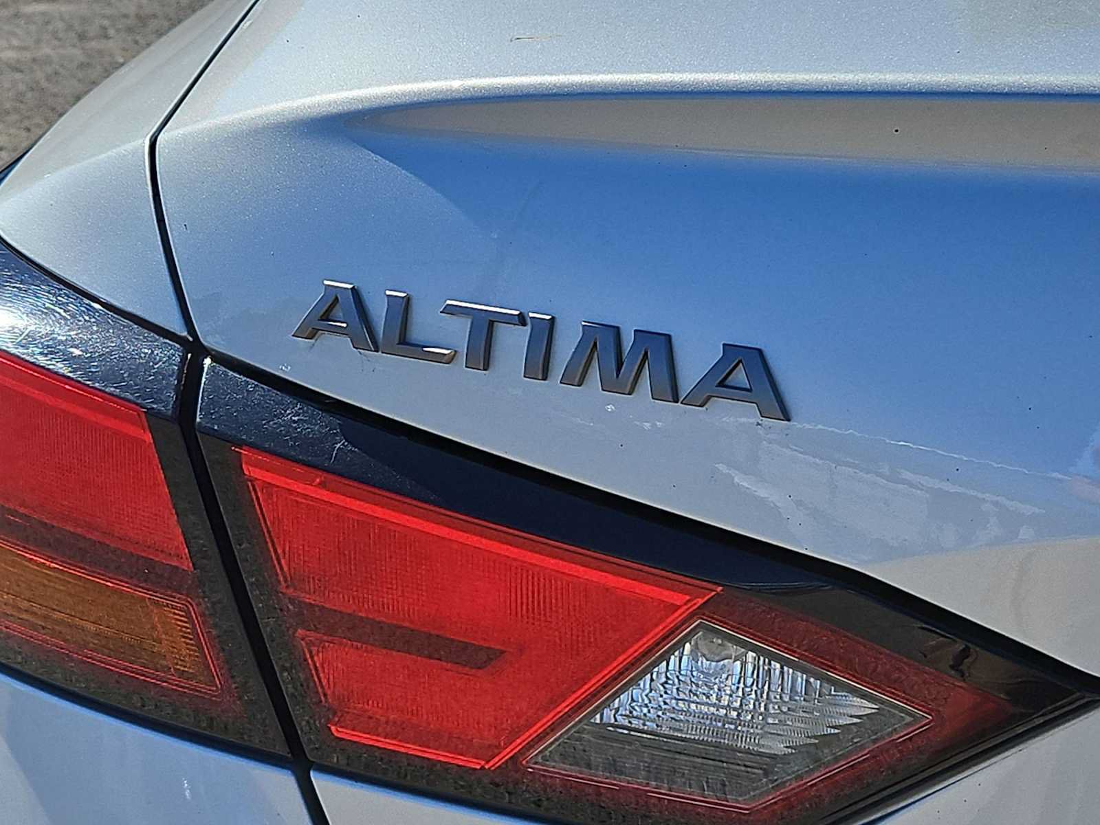 Used 2024 Nissan Altima 2.5 SV FWD image 11