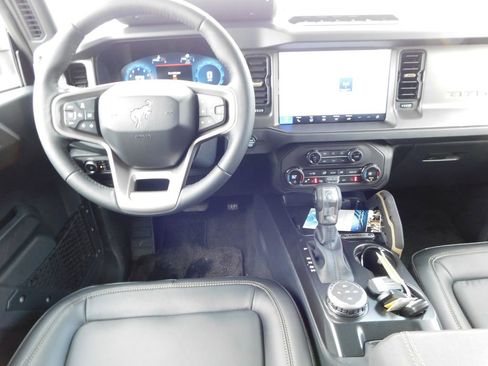 New 2026 Ford Bronco Badlands image 16