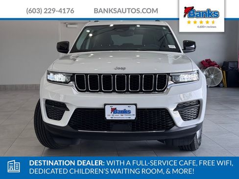 Used 2022 Jeep Grand Cherokee Laredo w/ Luxury Tech Group I image 3