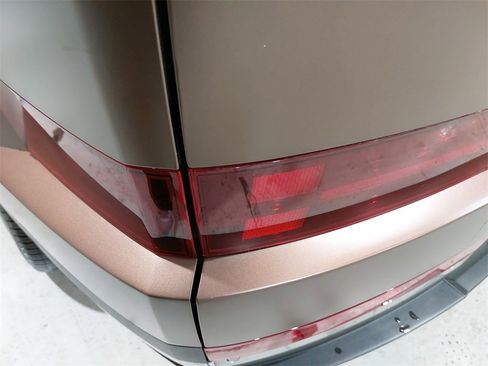 Used 2025 Hyundai Santa Fe Limited image 36