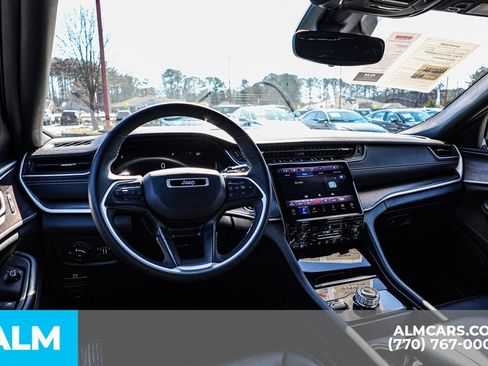 Used 2024 Jeep Grand Cherokee Limited image 29