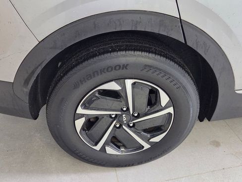 Used 2023 Kia Sportage LX AWD/4WD image 7