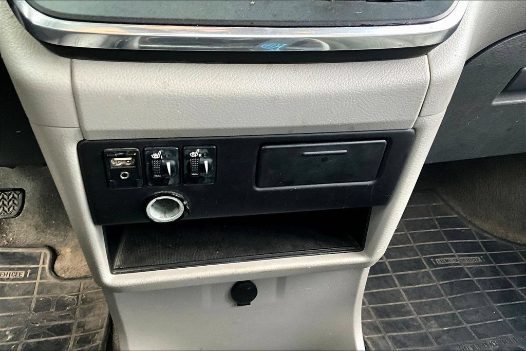 Used 2015 Toyota Sienna XLE FWD image 16