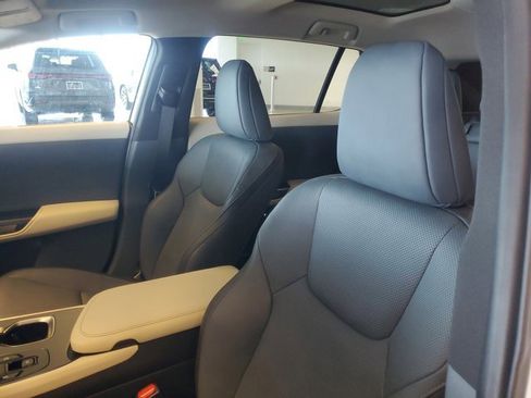 Used 2023 Lexus RZ 450e Premium image 23