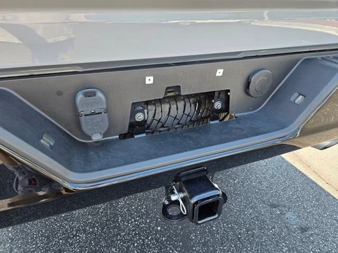 Used 2024 Chevrolet Silverado 2500 Custom w/ LPO, Dark Essentials Package AWD/4WD image 16
