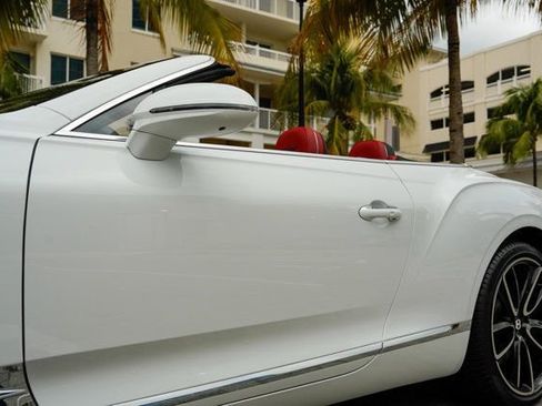 Used 2024 Bentley Continental GT V8 image 11