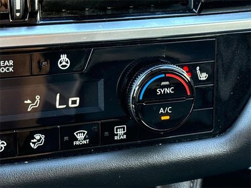 Certified 2024 Nissan Pathfinder SL image 19