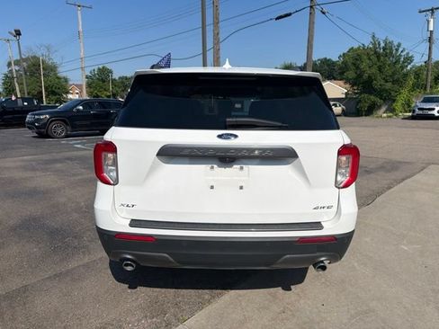 Used 2021 Ford Explorer XLT w/ Equipment Group 202A AWD/4WD image 4