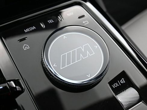 Used 2025 BMW M5 Touring image 24