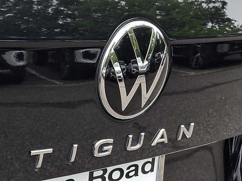 Certified 2024 Volkswagen Tiguan SE AWD/4WD image 29