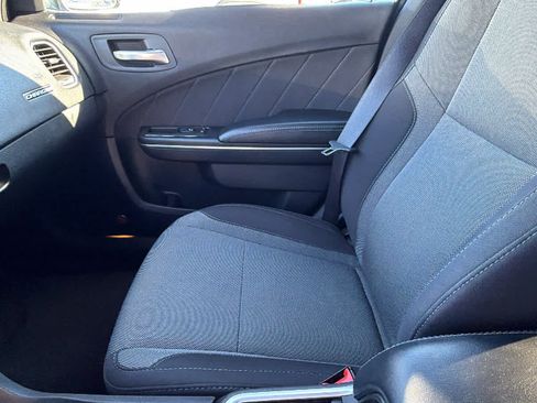 Used 2015 Dodge Charger SXT RWD image 12