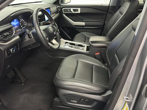 Used 2024 Ford Explorer XLT w/ Equipment Group 202A AWD/4WD image 10