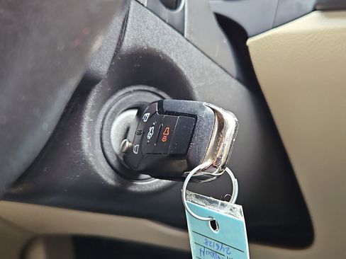 Used 2015 Ford Fusion SE w/ Equipment Group 202A image 16