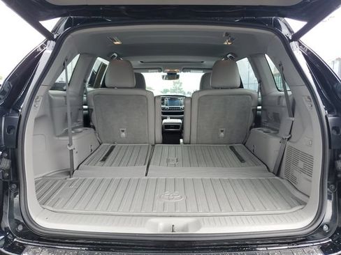 Used 2018 Toyota Highlander XLE w/ Protection Package #3 AWD/4WD image 9