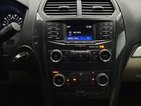 Used 2018 Ford Explorer FWD image 25