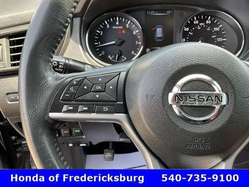 Used 2017 Nissan Rogue SL w/ SL Premium Package AWD/4WD image 35