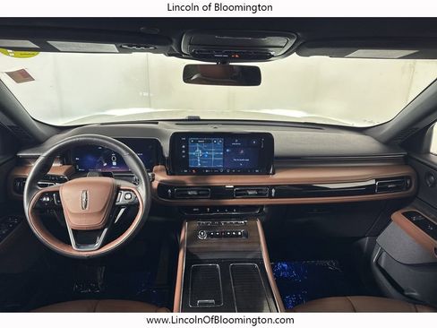 Certified 2025 Lincoln Aviator Reserve w/ Illumination Package image 30