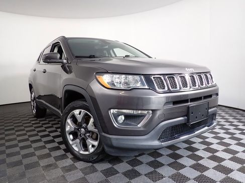 Used 2020 Jeep Compass Limited AWD/4WD image 12