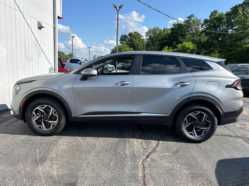 Used 2023 Kia Sportage LX AWD/4WD image 3
