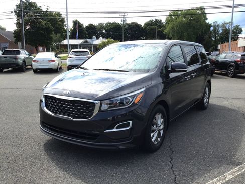 Used 2020 Kia Sedona LX image 4