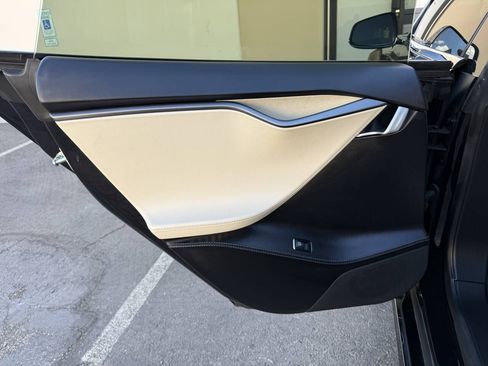 Used 2018 Tesla Model S 75D AWD/4WD image 23