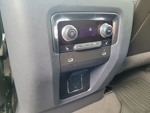 Used 2023 GMC Yukon Denali RWD image 16