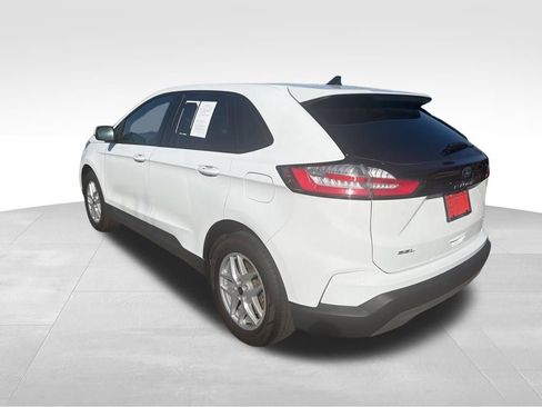 Used 2024 Ford Edge SEL image 11