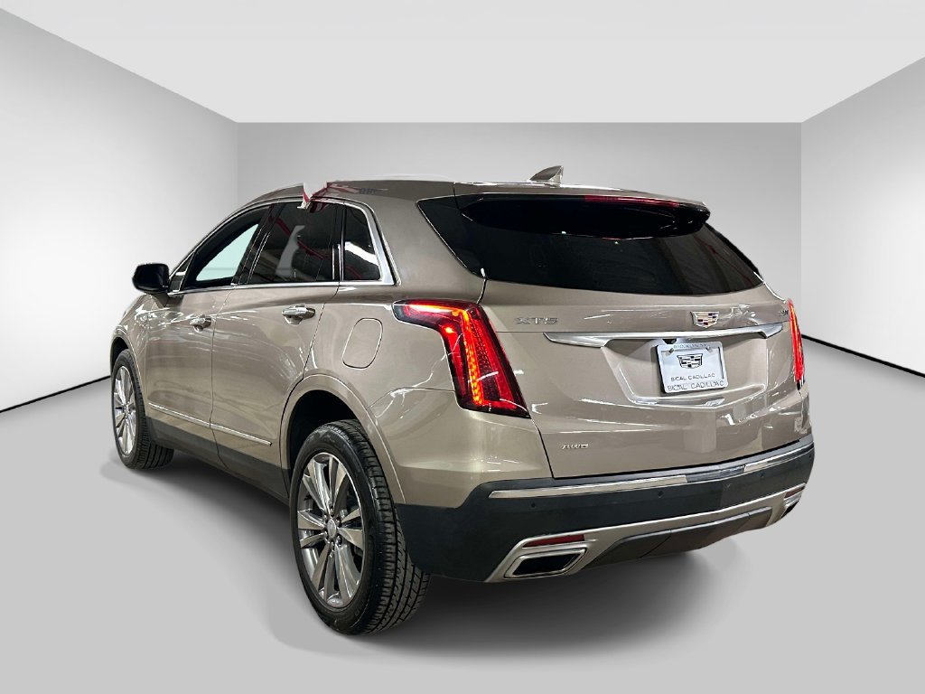 Used 2023 Cadillac XT5 Premium Luxury AWD/4WD image 2