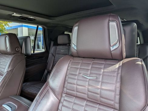 Used 2022 Cadillac Escalade Sport Platinum w/ LPO, ONYX Package AWD/4WD image 15