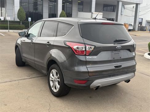 Used 2017 Ford Escape SE image 7