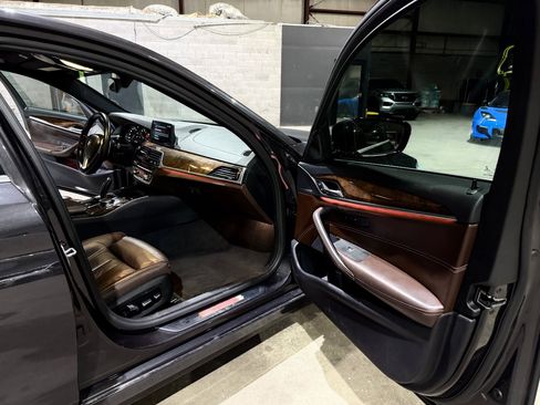 Used 2017 BMW 530i RWD image 25