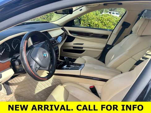 Used 2011 BMW 750Li w/ Luxury Rear Seating Pkg image 2