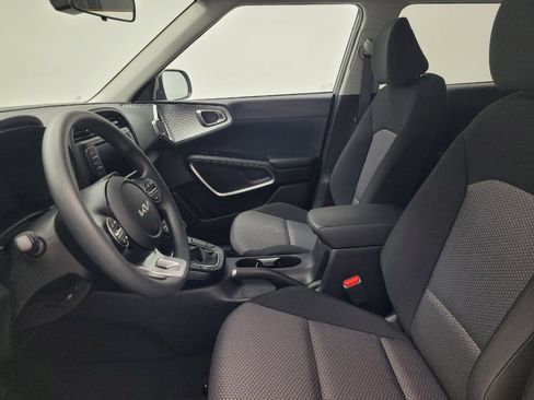 Used 2025 Kia Soul LX w/ LX Technology Package image 17