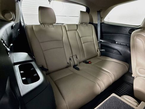 Used 2021 Honda Pilot Touring image 30