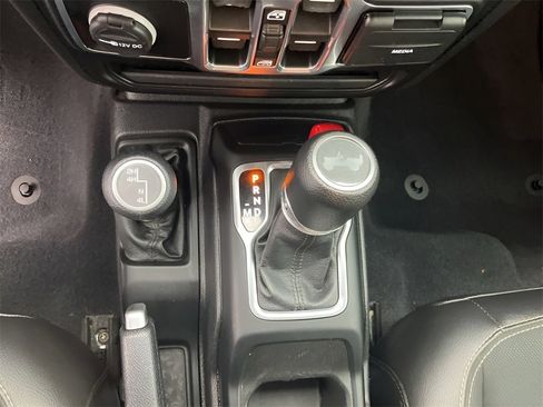 Used 2020 Jeep Wrangler Unlimited Sport image 26