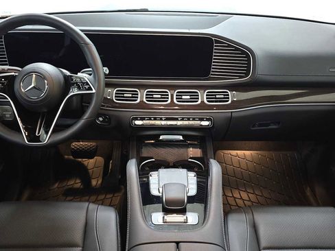 Used 2026 Mercedes-Benz GLS 450 4MATIC image 19