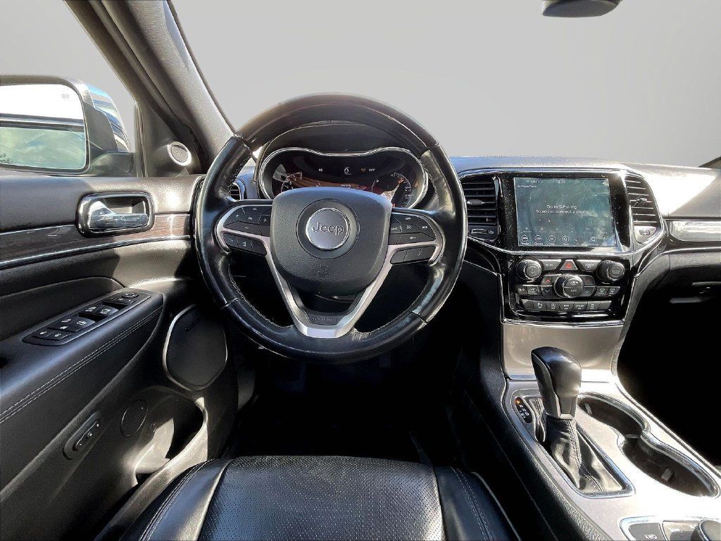 Used 2020 Jeep Grand Cherokee Overland AWD/4WD image 10
