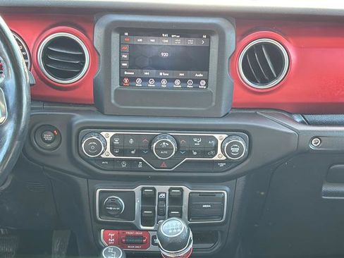 Certified 2018 Jeep Wrangler Unlimited Rubicon image 23