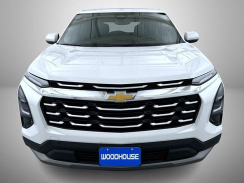 Used 2025 Chevrolet Equinox LT AWD/4WD image 2
