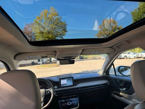 Used 2021 Lincoln Corsair Reserve w/ Equipment Group 201A image 27