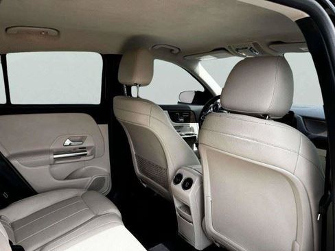 Used 2021 Mercedes-Benz GLA 250 4MATIC w/ Premium Package image 47